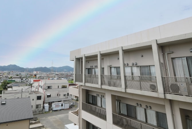 みくにの建物と青空